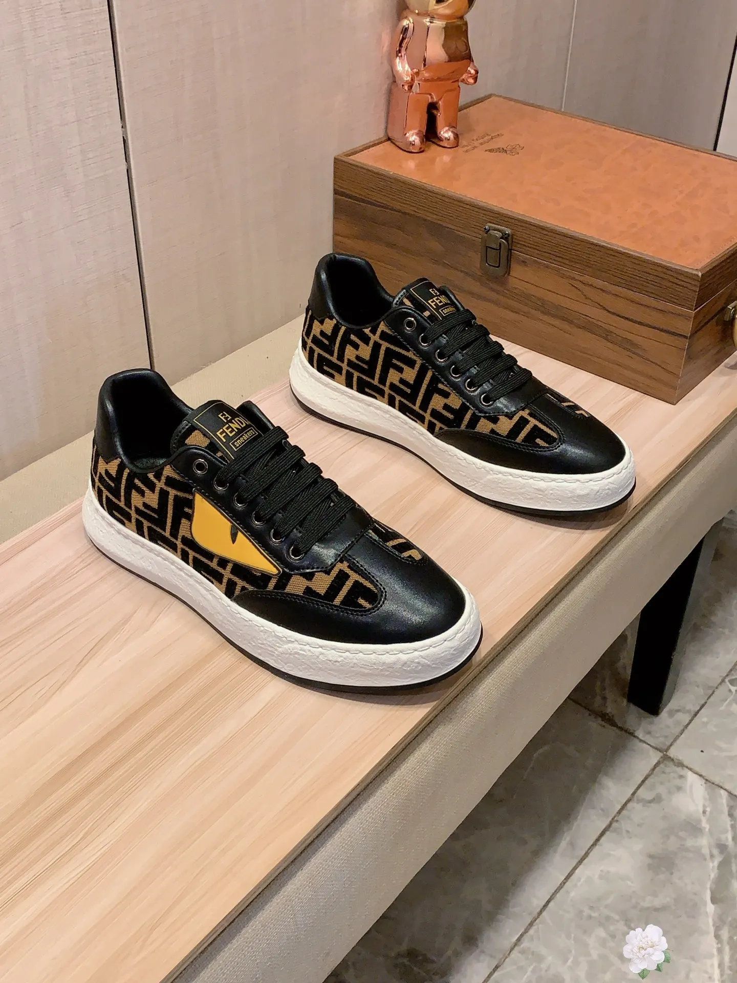 Men's men's shoes 💰420💰💰🎩🎩[Lightning][Lightning] "FENDI*" The latest and most popular casual shoes, top brand [Seduce] luxury ~ purchasing agent, top quality ~. [Strong] The upper is made of imported breathable cowhide with fabric material ➕ Breathable sheepskin feet (•) and fine workmanship. The original stylish and stylish soft rubber wear-resistant and non-slip outsole is light and comfortable on the feet. The real thing looks better when photographed in person. No. 122: code: 38-44, 5️⃣ colors selected